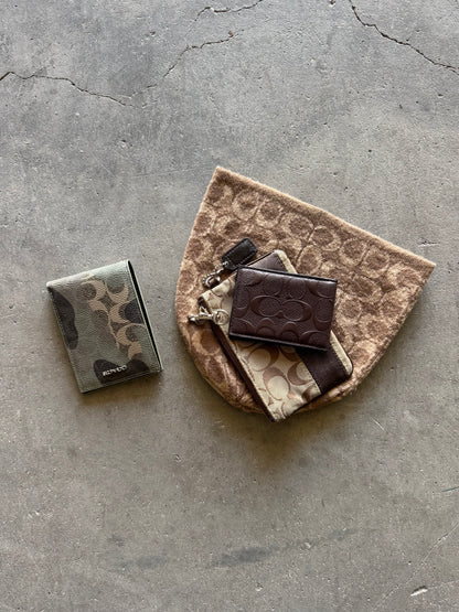 ✱ RARE PACK COACH WALLETS AND BEANIES BOX LOGOS ✱