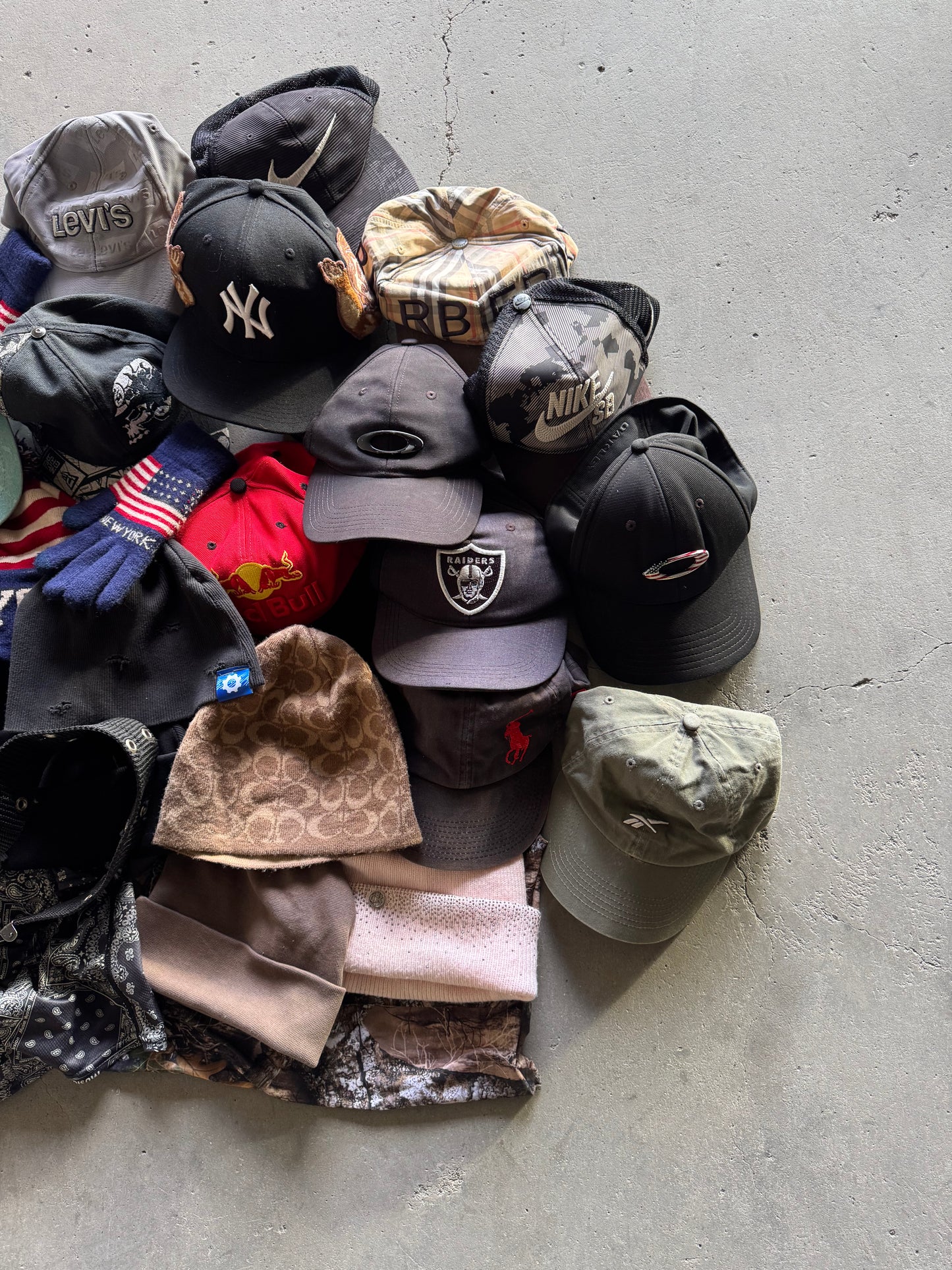 ✱ CÁPSULA VINTAGE BEANIES & HATS OGS ✱