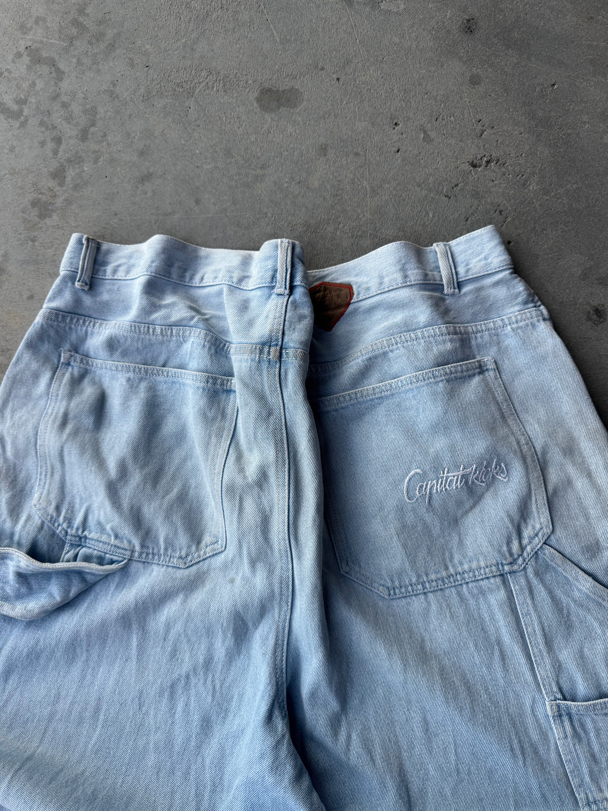 ✱ CARPINTERO BAGGY CAPITAL EN MEZCLILLA AZUL OG ✱