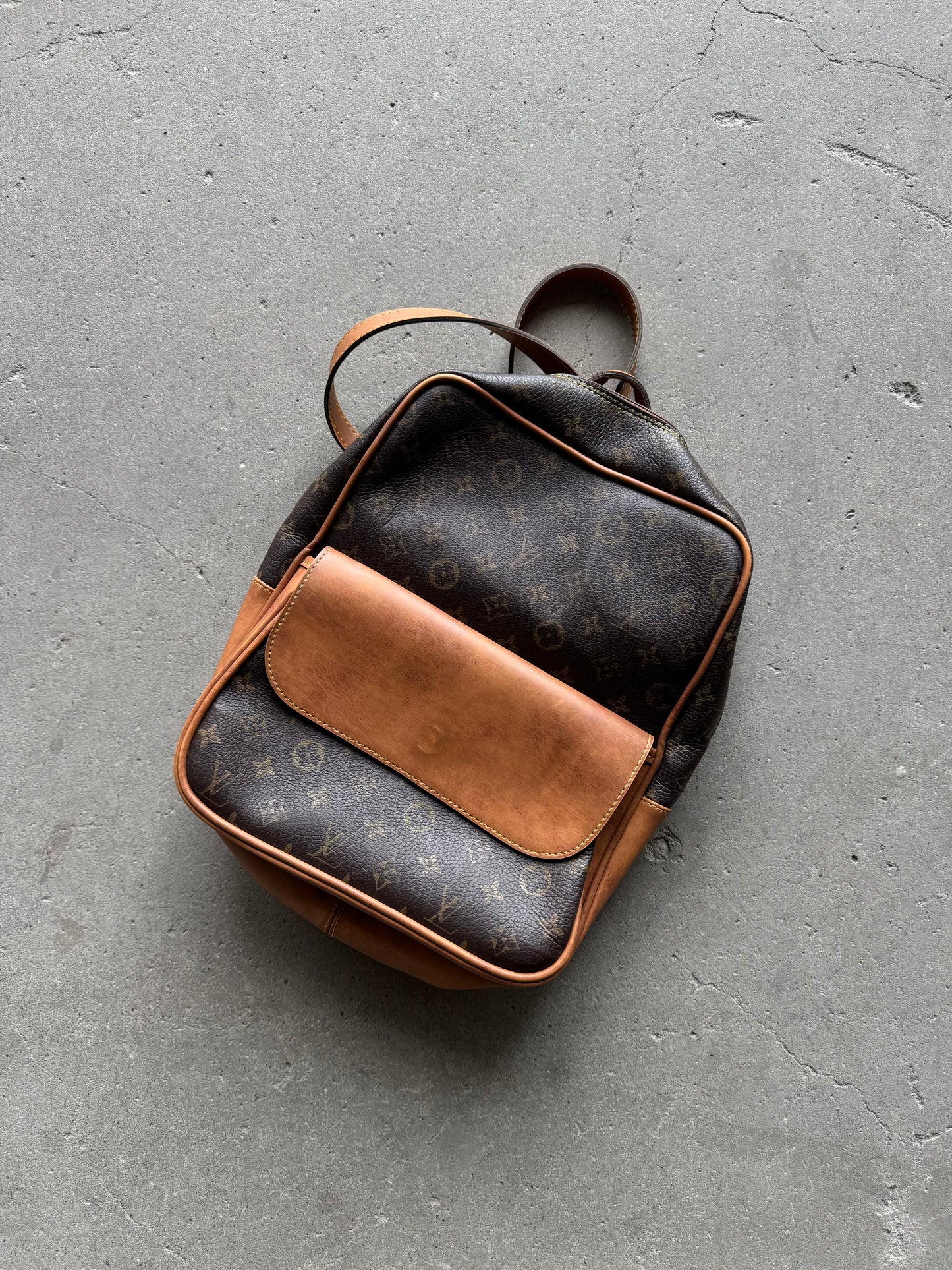 ✱ LOUIS VOUITON PRE-OWEN VINTAGE MONTSOURIS GM BACKPACK EN CUERO ✱