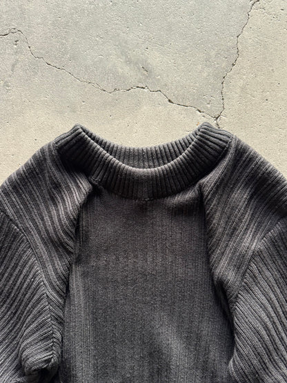 ✱ KNIT SWEATER DISTRESSED COLOR BLACK DISSOCIATE OG