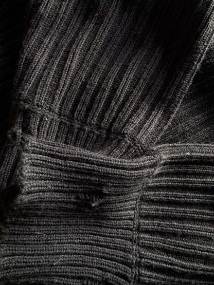 ✱ KNIT SWEATER DISTRESSED COLOR BLACK DISSOCIATE OG