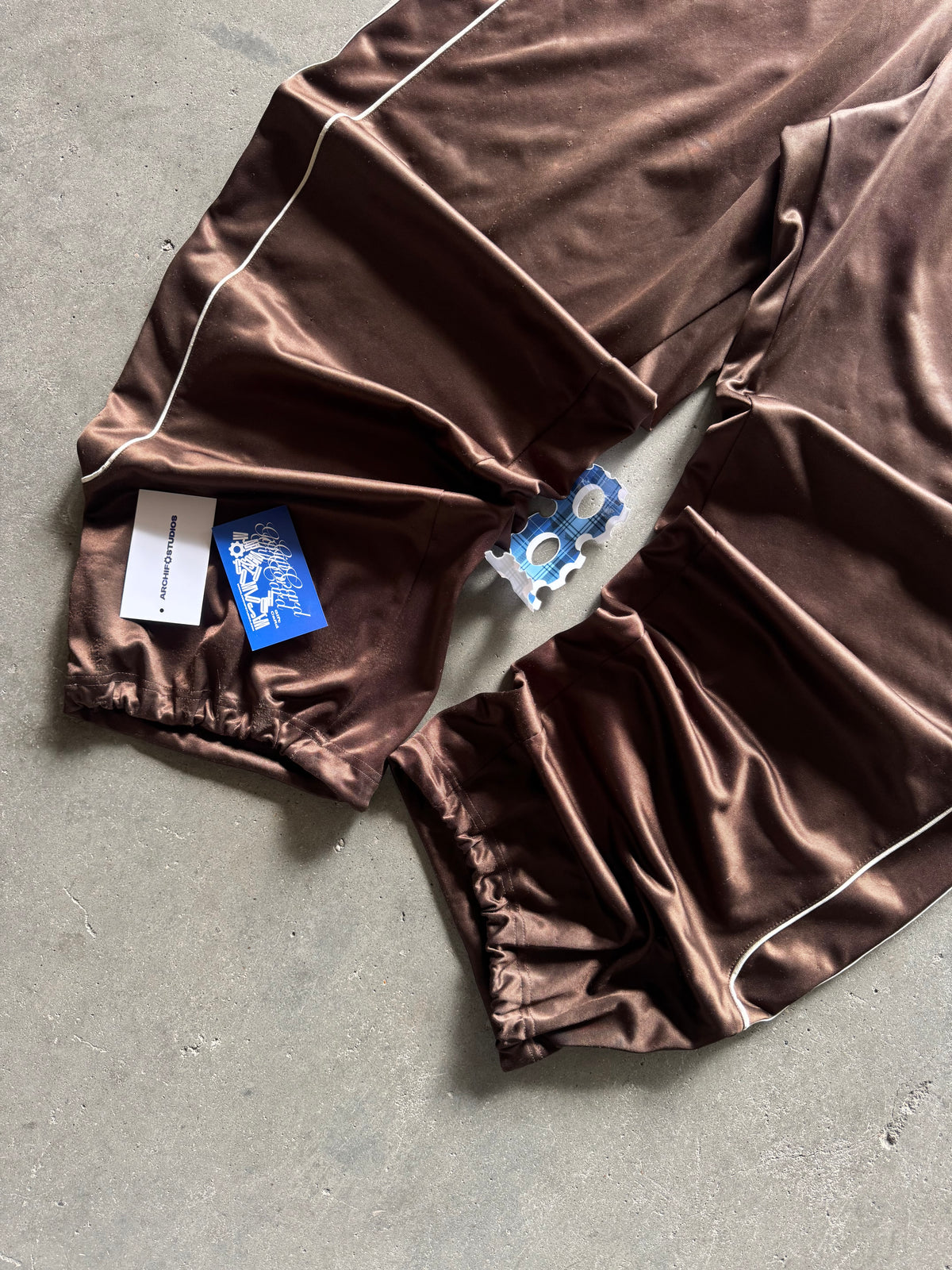 ✱ ADIDAS TRACK PANT SHADOW BROWN OG ✱