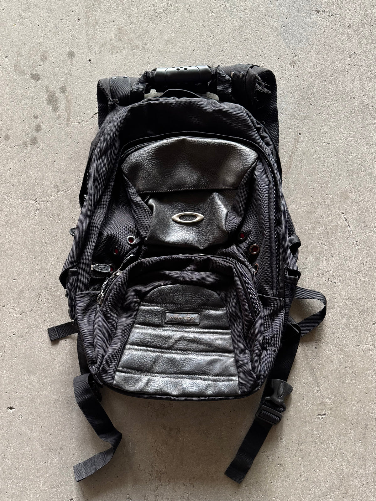 ✱ OAKLEY LEATHER VINTAGE ICON BACKPACK MINI BOX LOGO OG ✱