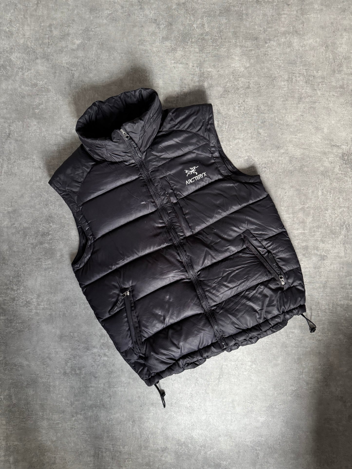 ✱ CHALECO ARC’TERYX EN PLUMAS OG ✱