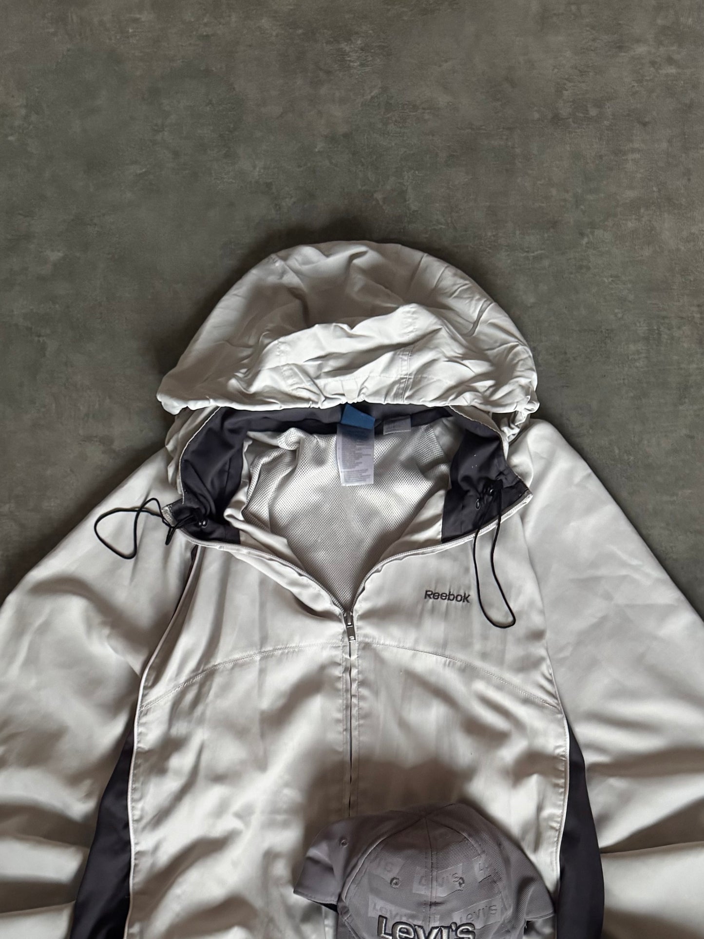 ✱ REEBOK GORPCORE 90’S ROMPE VIENTOS OVERSIZE OG ✱