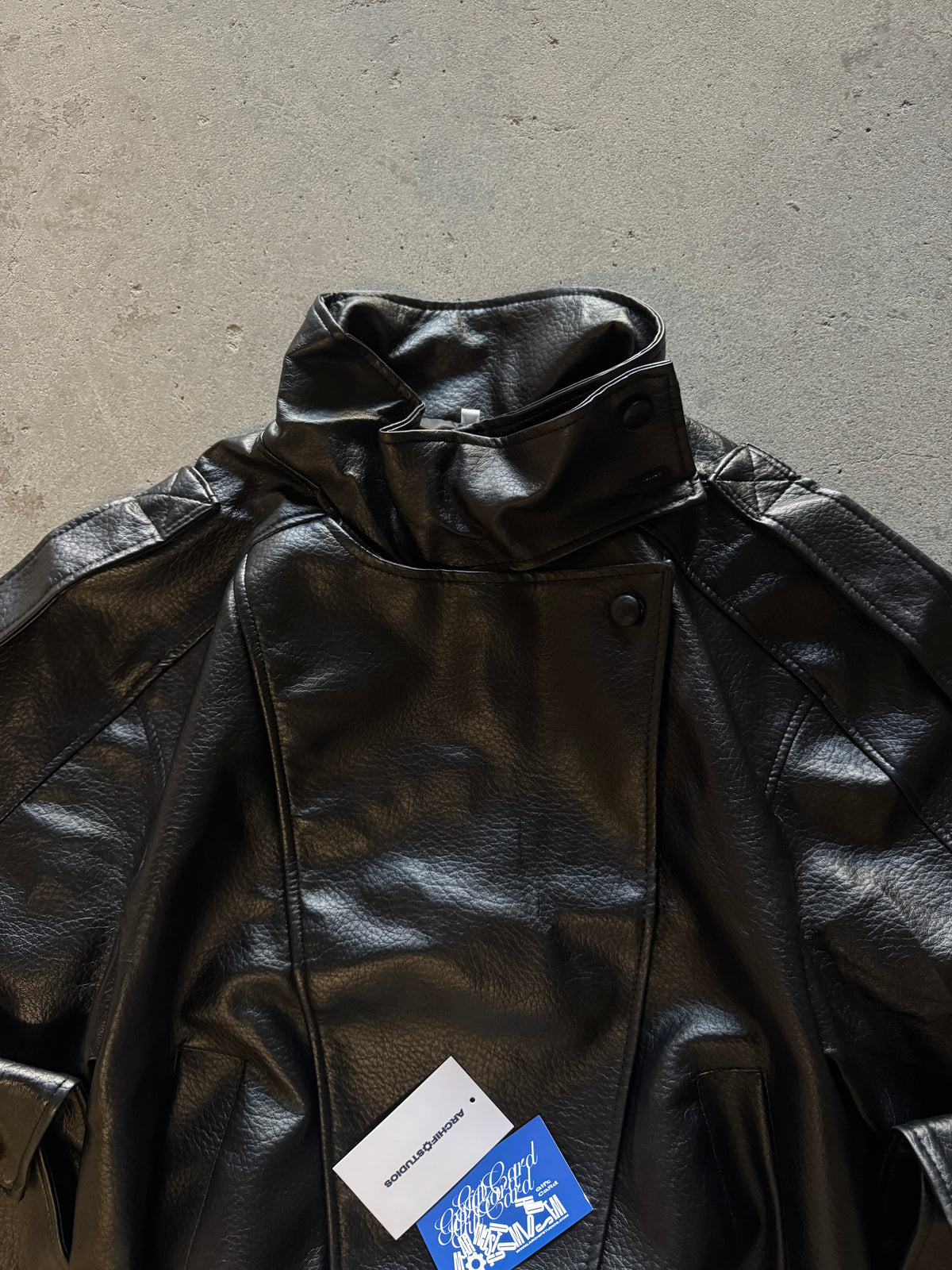✱ LEATHER BOMBER JACKET CUELLO ALTO COLOR  WAY BLACK OG ✱
