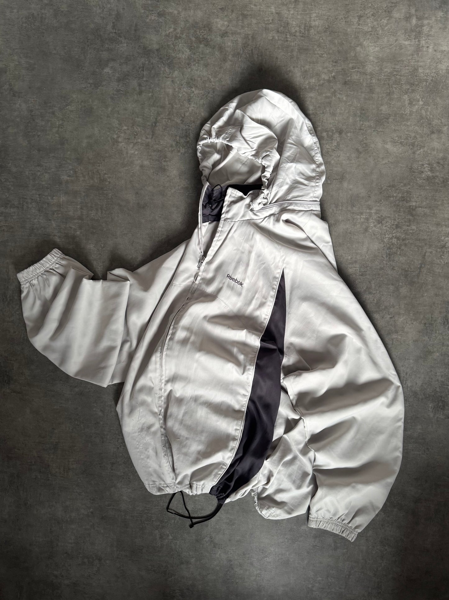 ✱ REEBOK GORPCORE 90’S ROMPE VIENTOS OVERSIZE OG ✱