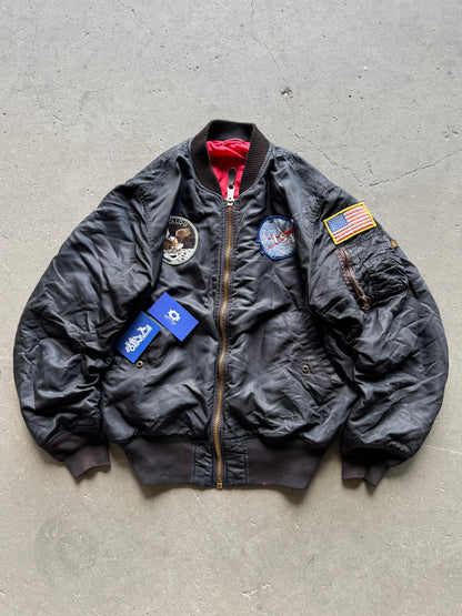 ✱ ALPHA BOMBER JACKET APOLO ONCE DE LA NASA BLACK OUT OG ✱