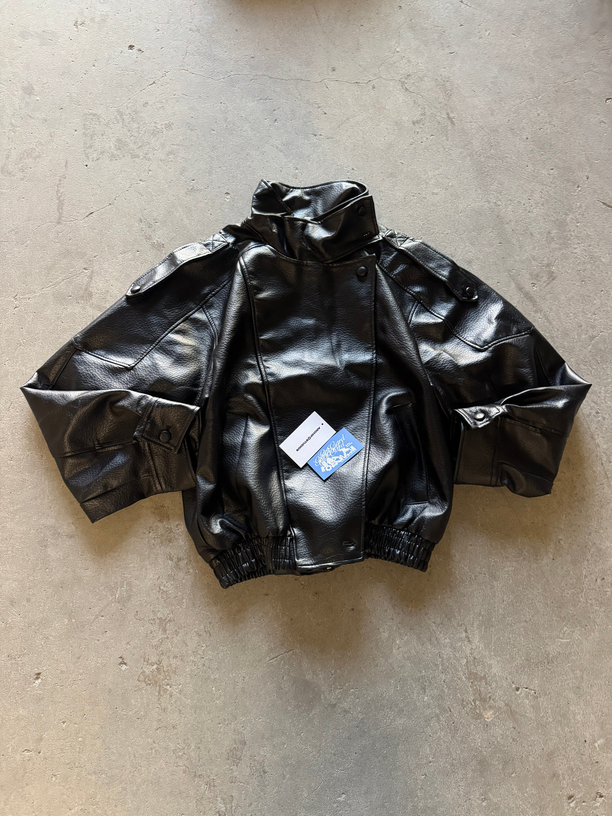 ✱ LEATHER BOMBER JACKET CUELLO ALTO COLOR  WAY BLACK OG ✱