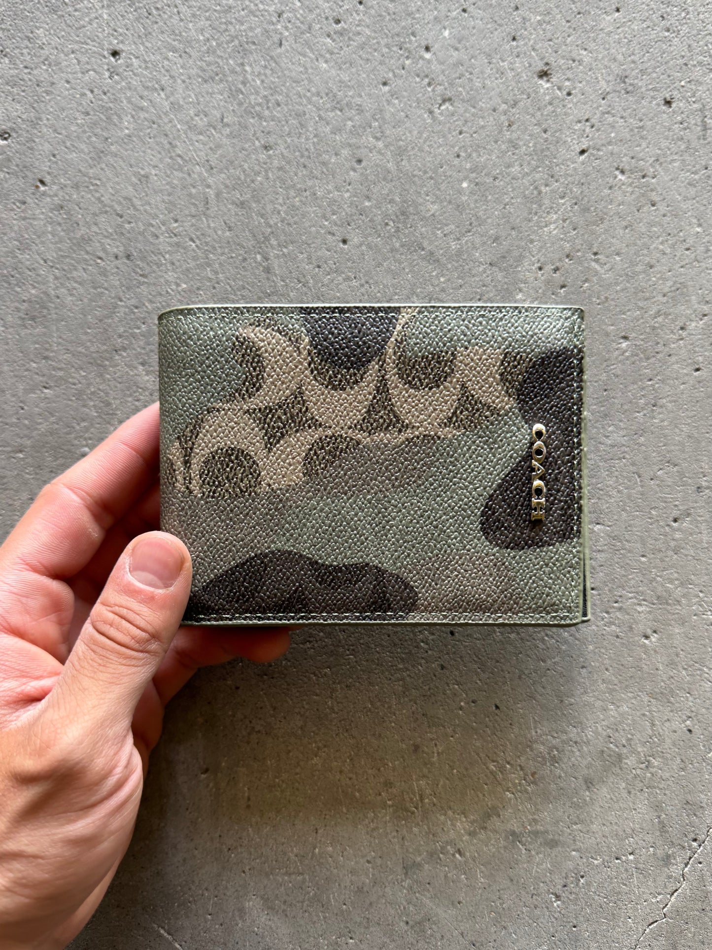 ✱ RARE PACK COACH WALLETS AND BEANIES BOX LOGOS ✱