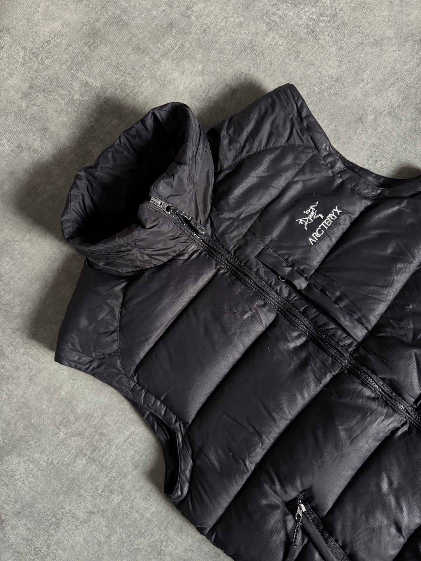 ✱ CHALECO ARC’TERYX EN PLUMAS OG ✱