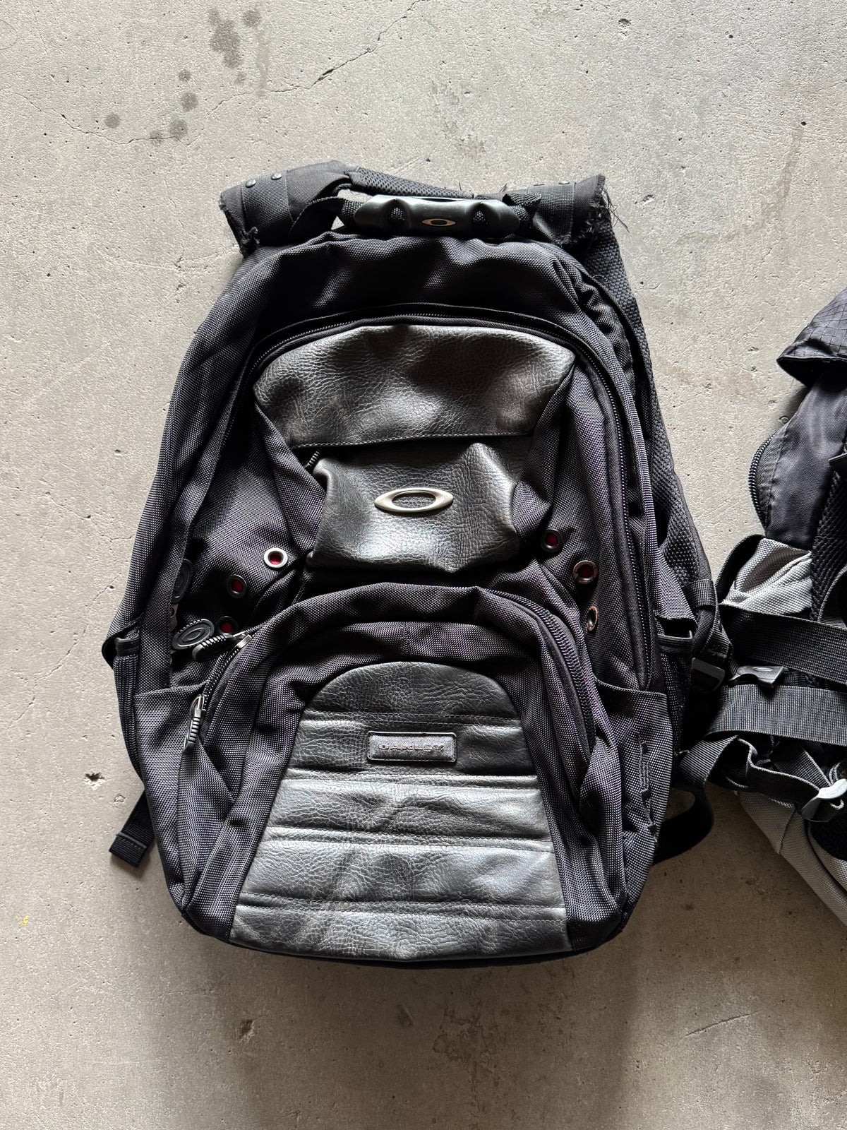 ✱ OAKLEY LEATHER VINTAGE ICON BACKPACK MINI BOX LOGO OG ✱