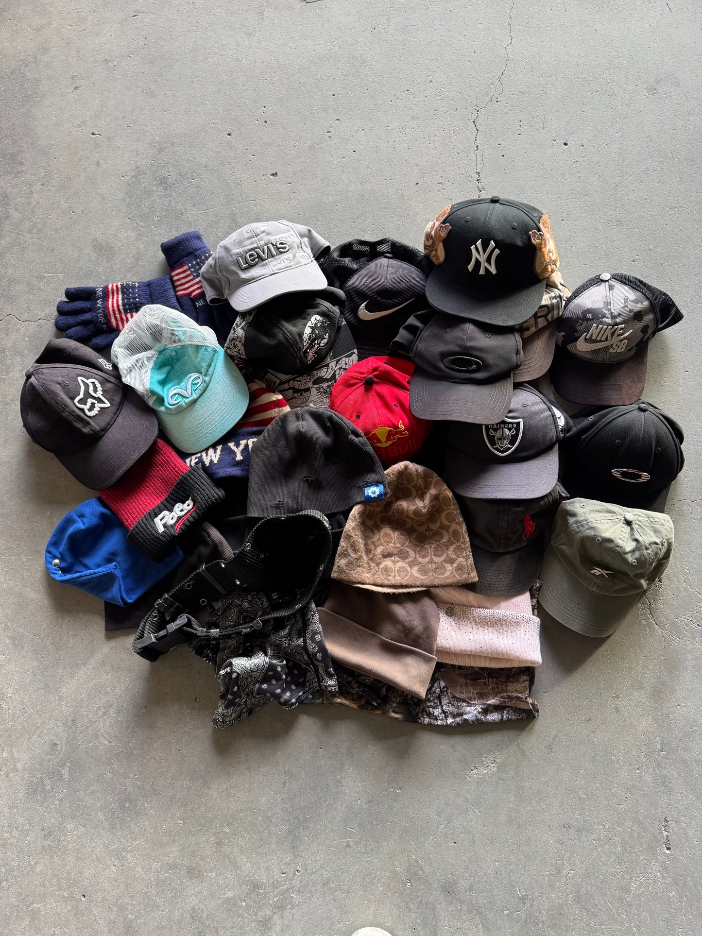 ✱ CÁPSULA VINTAGE BEANIES & HATS OGS ✱