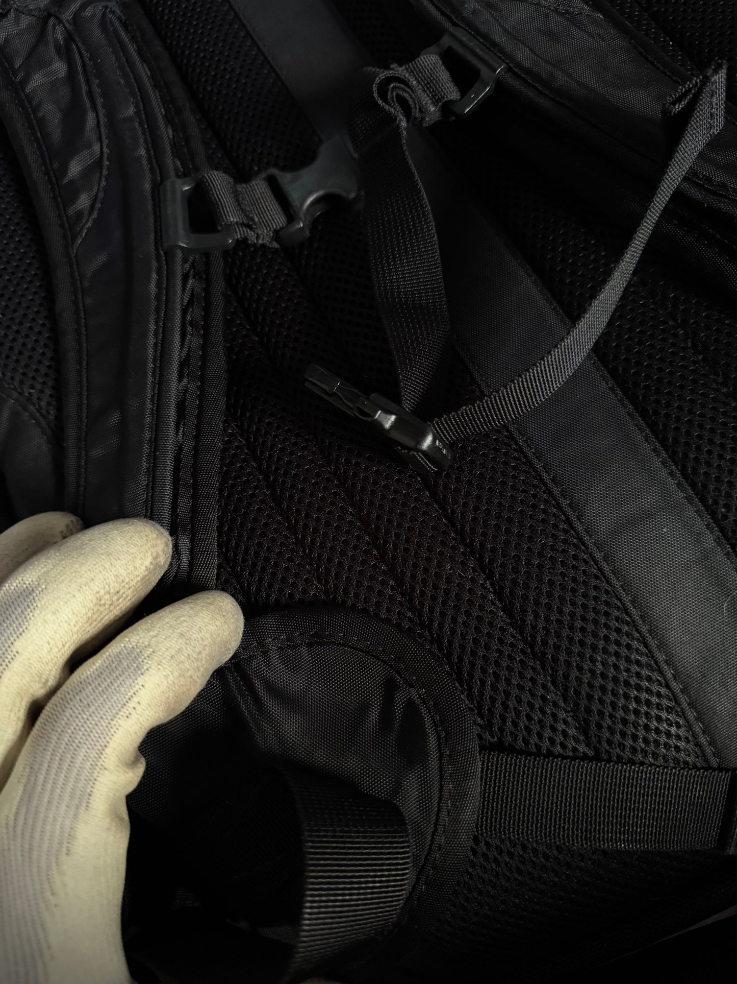 ✱ THE NORTH FACE BACKPACK HOT SHOT BLACK OG ✱