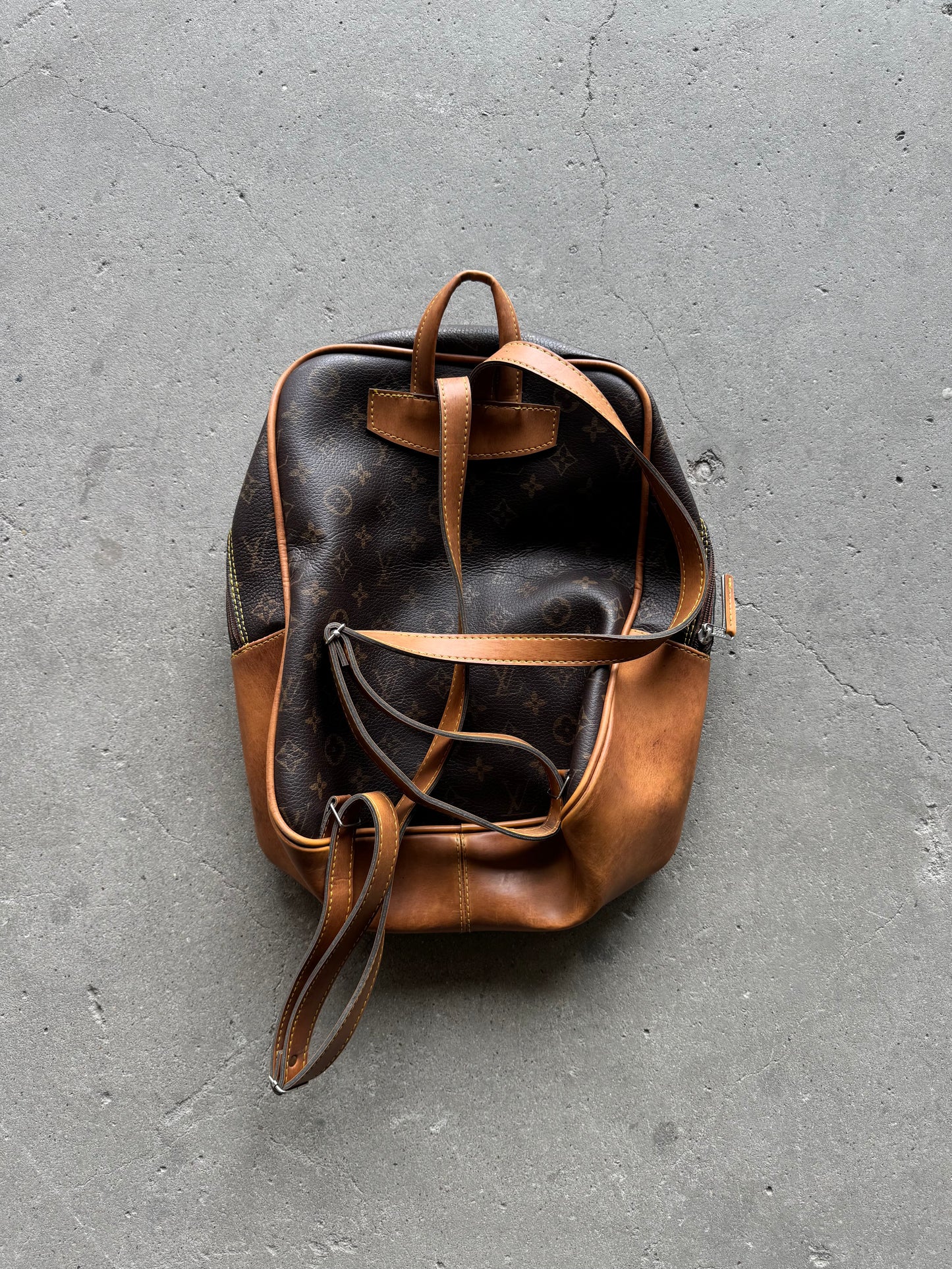 ✱ LOUIS VOUITON PRE-OWEN VINTAGE MONTSOURIS GM BACKPACK EN CUERO ✱