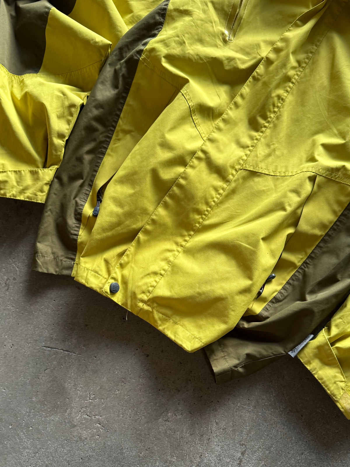 ✱ COLUMBIA TITANIUM SPORTSWEAR ROMPE VIENTOS TÉRMICO OG ✱