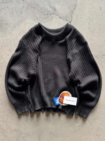 ✱ KNIT SWEATER DISTRESSED COLOR BLACK DISSOCIATE OG