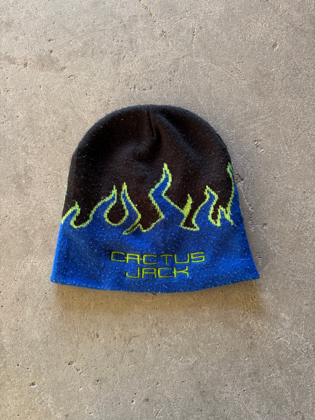 ✱ BEANIE CACTUS JACK FIRE BLUE AND BLACK ✱