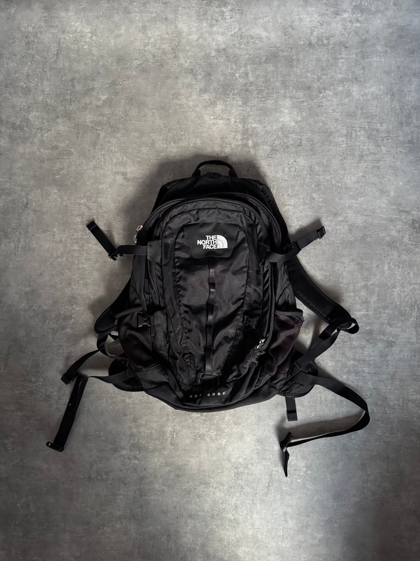 ✱ THE NORTH FACE BACKPACK HOT SHOT BLACK OG ✱