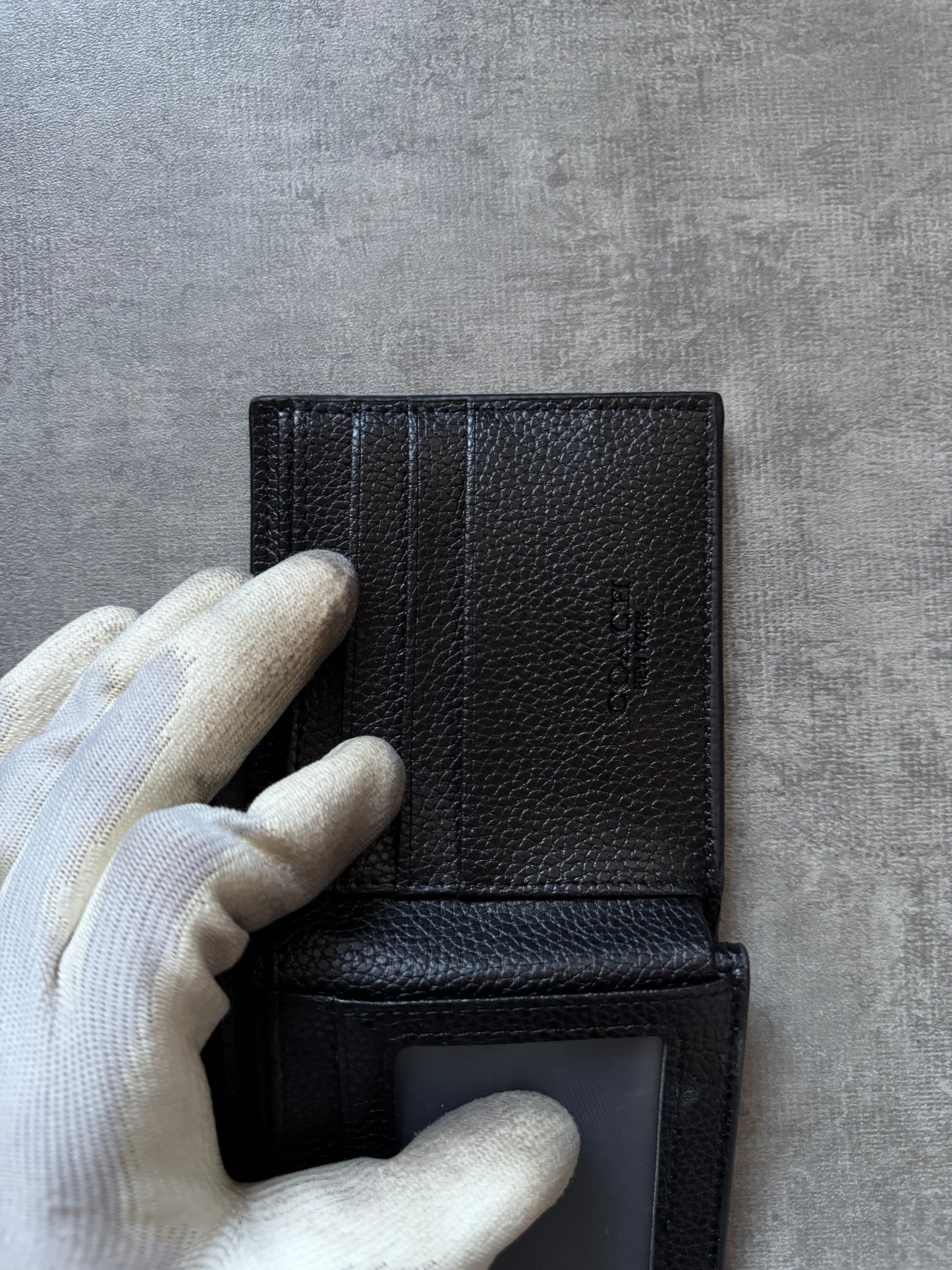 ✱ WALLET COACH CM032 CAMO EN CUERO ✱