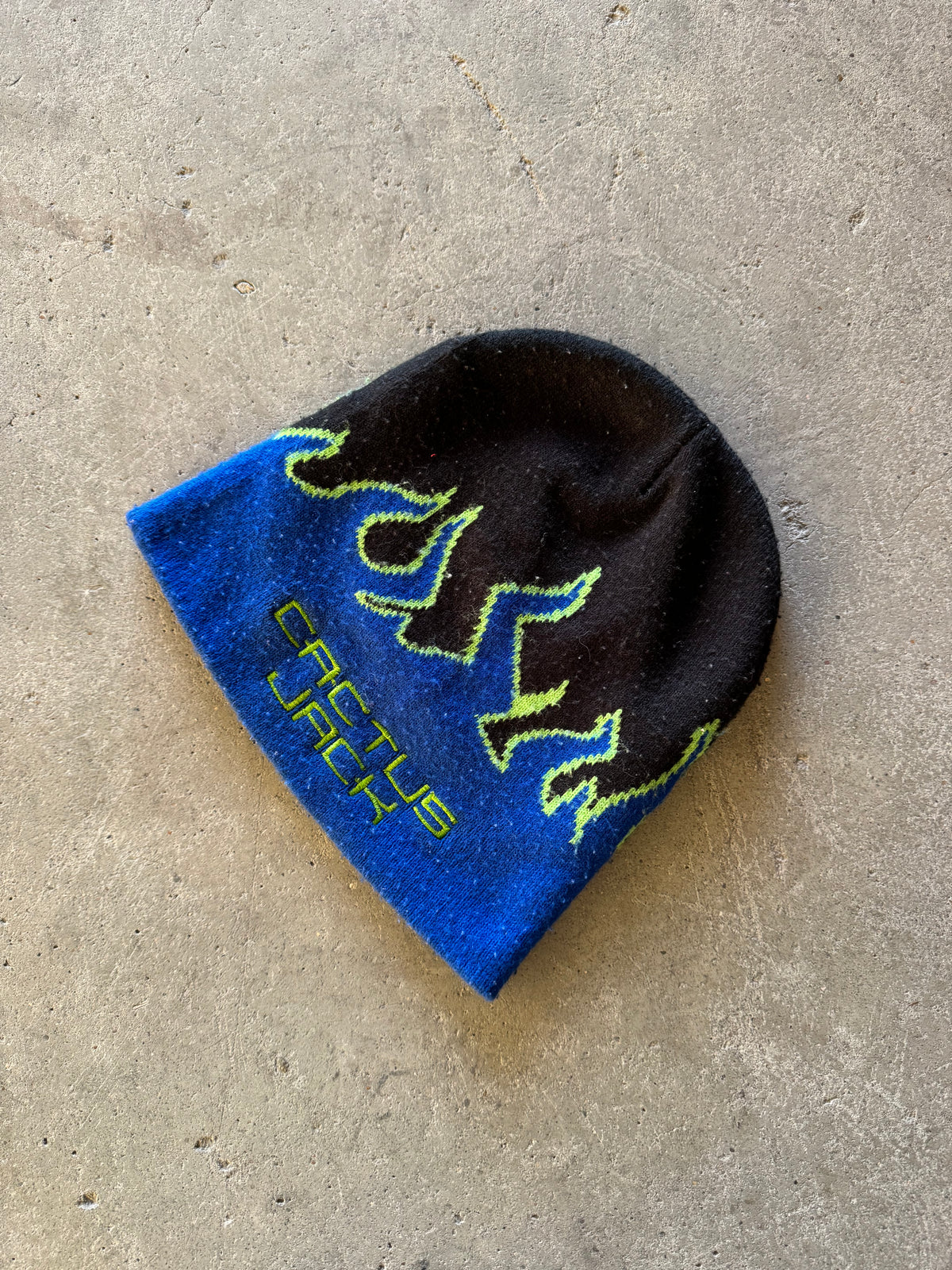 ✱ BEANIE CACTUS JACK FIRE BLUE AND BLACK ✱