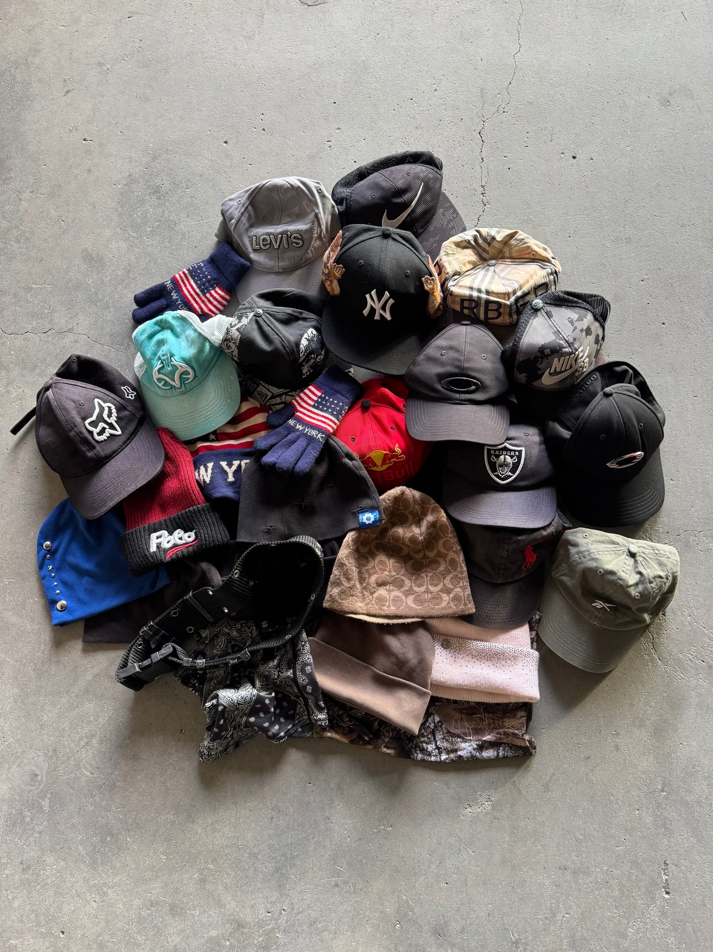 ✱ CÁPSULA VINTAGE BEANIES & HATS OGS ✱