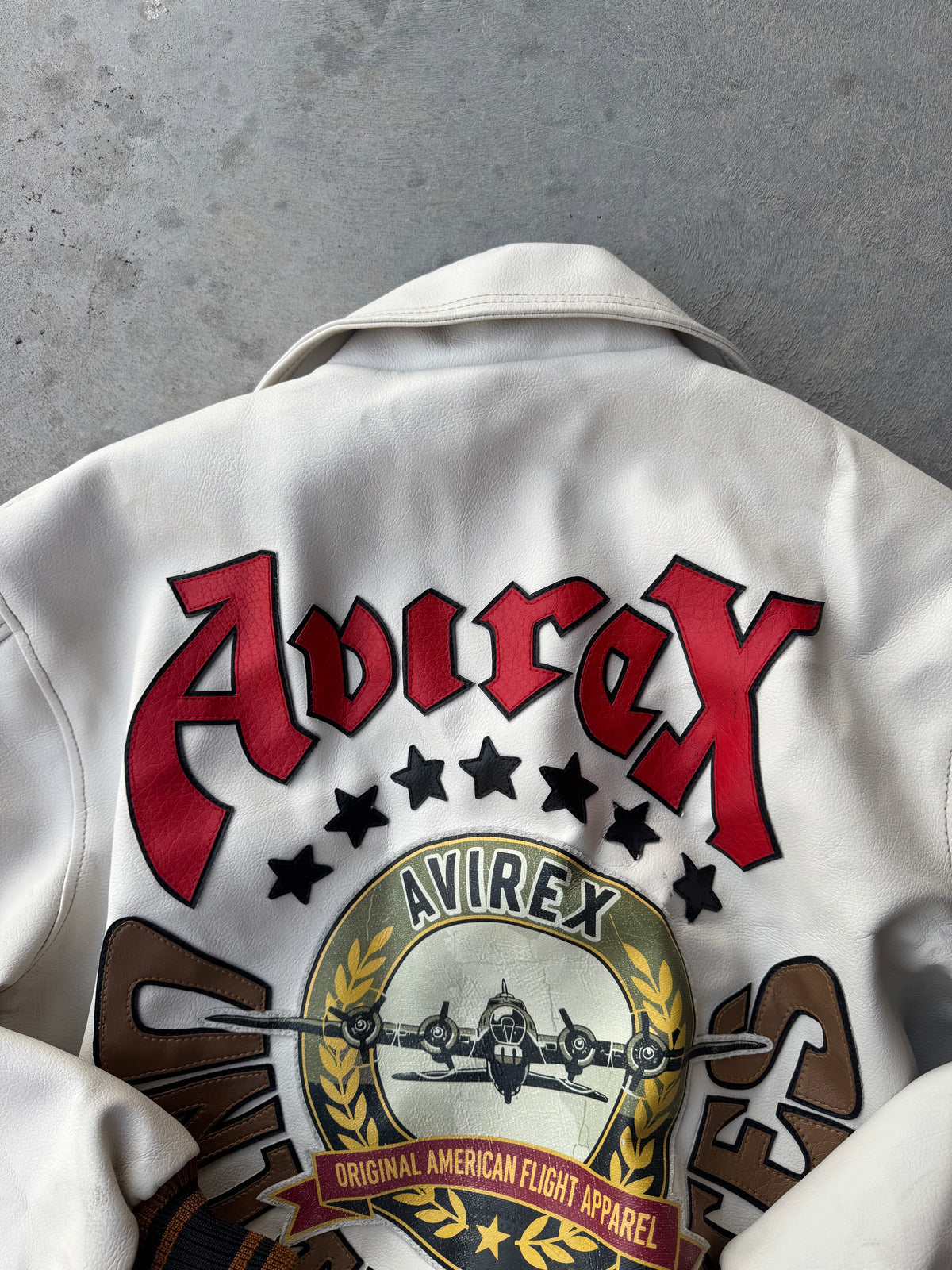 ✱ AVIREX U.S BOMBER JACKET ÁREA EN CUERO OG WHITE 1945 EDICION 1&1 ✱