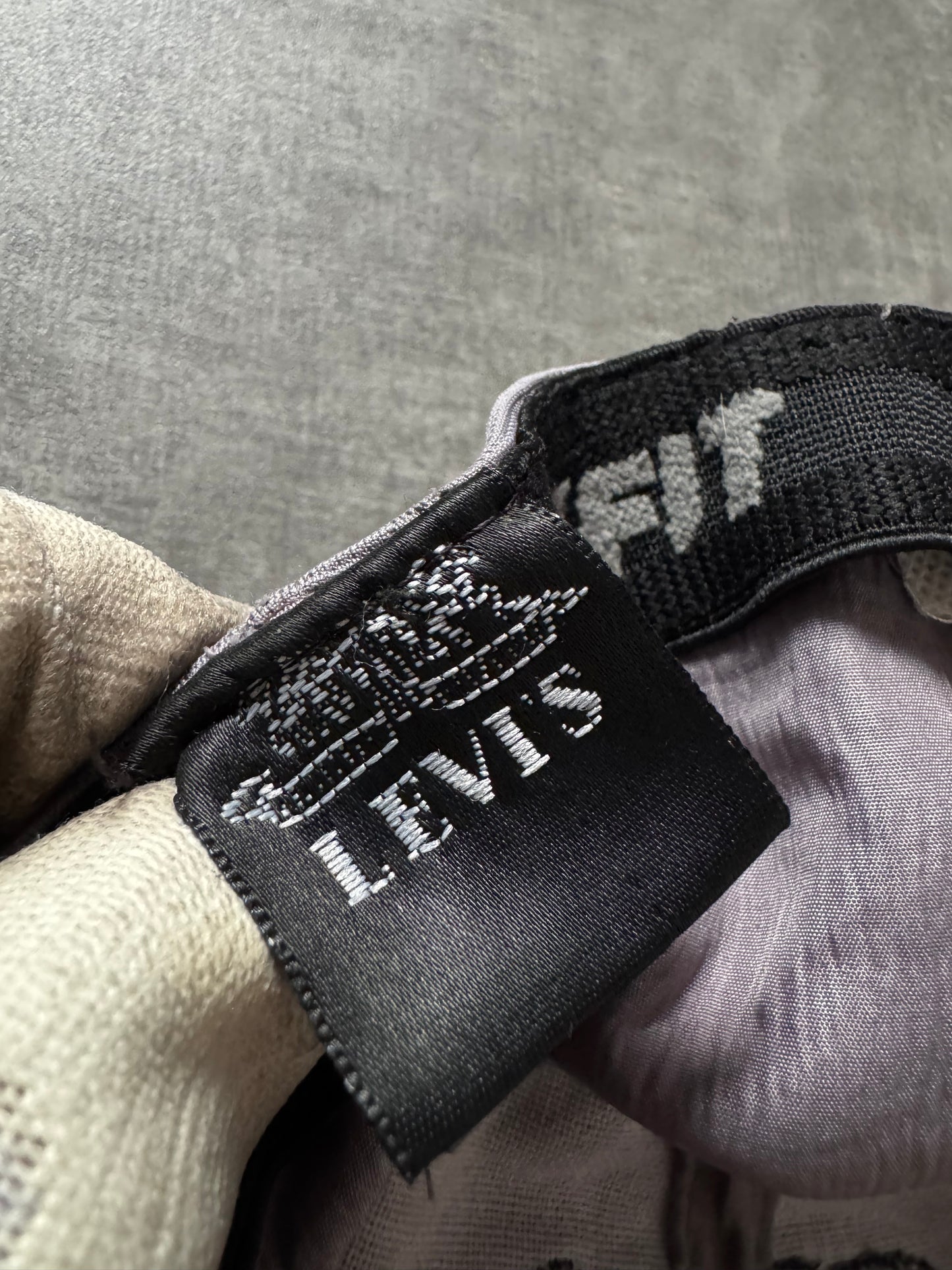 ✱ GORRA LEVI’S 2000’S VINTAGE RARE BOX LOGO OG ✱