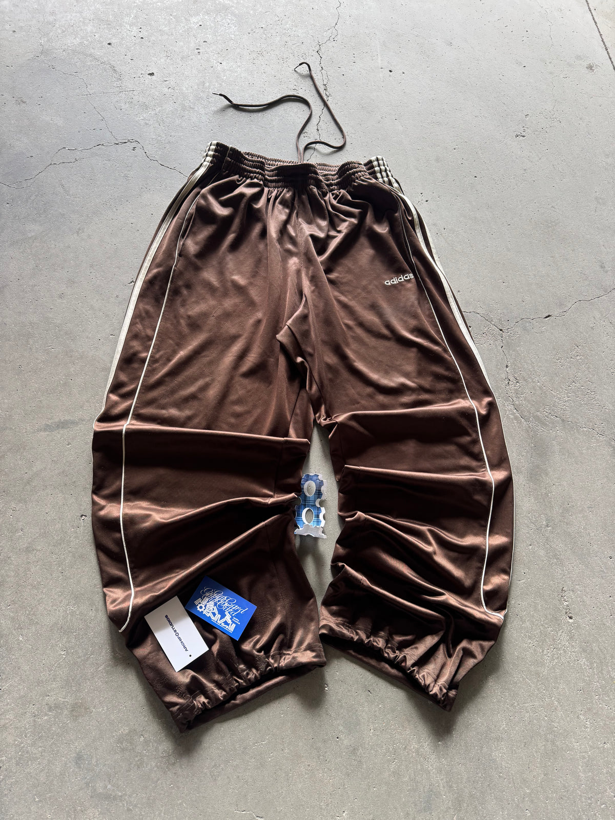 ✱ ADIDAS TRACK PANT SHADOW BROWN OG ✱