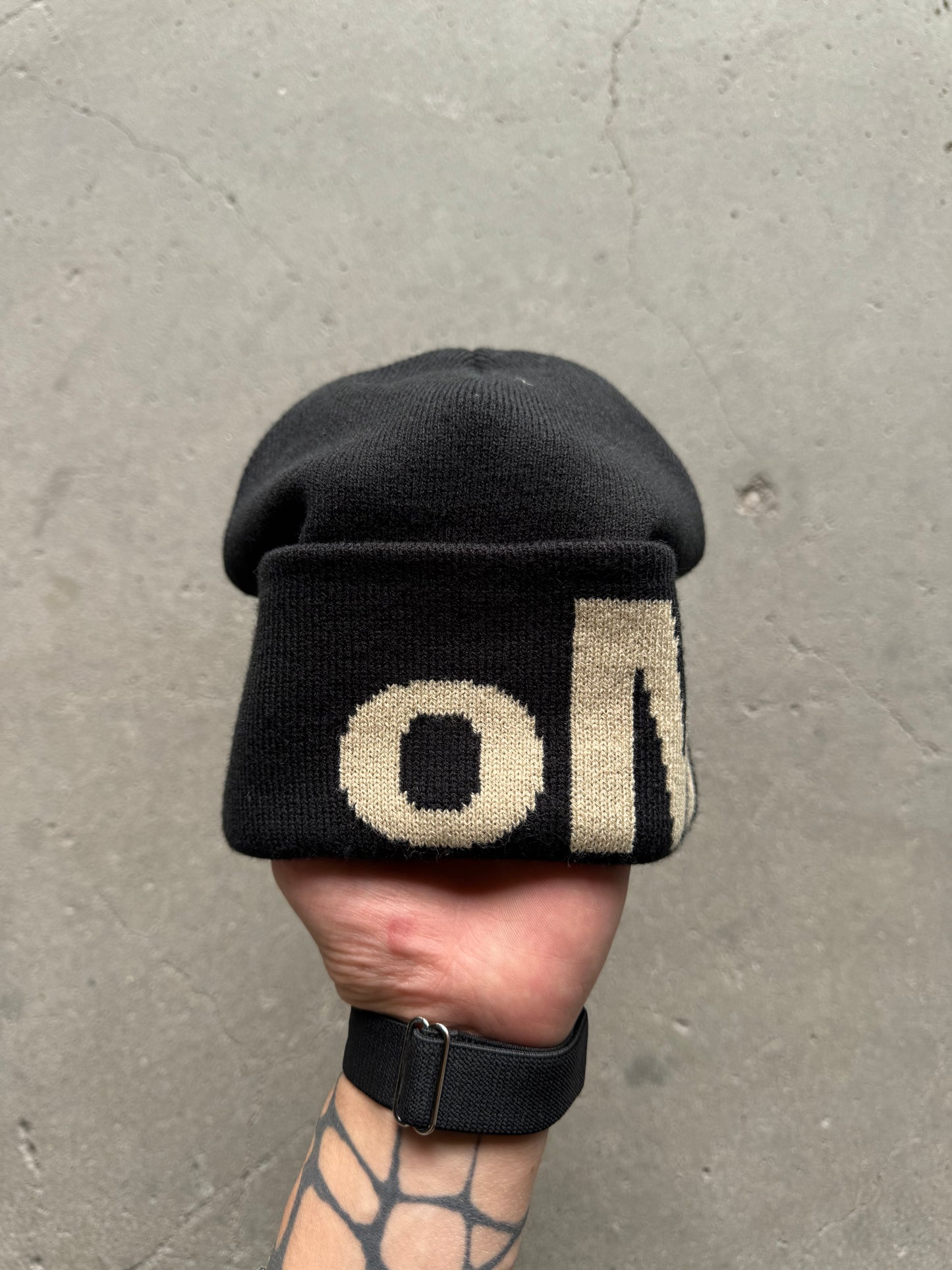 ✱ BEANIE OMA STUDIOS BIG LOGO BLACK OG ✱